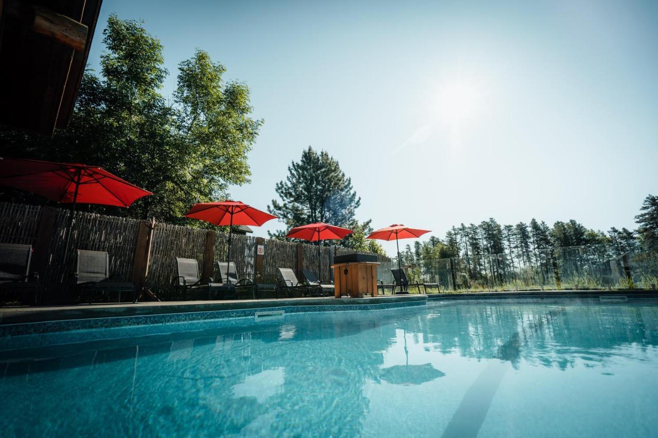 Auberge Du Lac Taureau แซ็งต์-มิเชล-เดส์-แซ็งส์ ภายนอก รูปภาพ