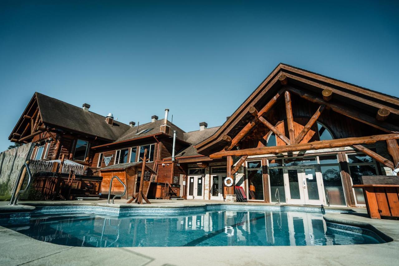 Auberge Du Lac Taureau แซ็งต์-มิเชล-เดส์-แซ็งส์ ภายนอก รูปภาพ