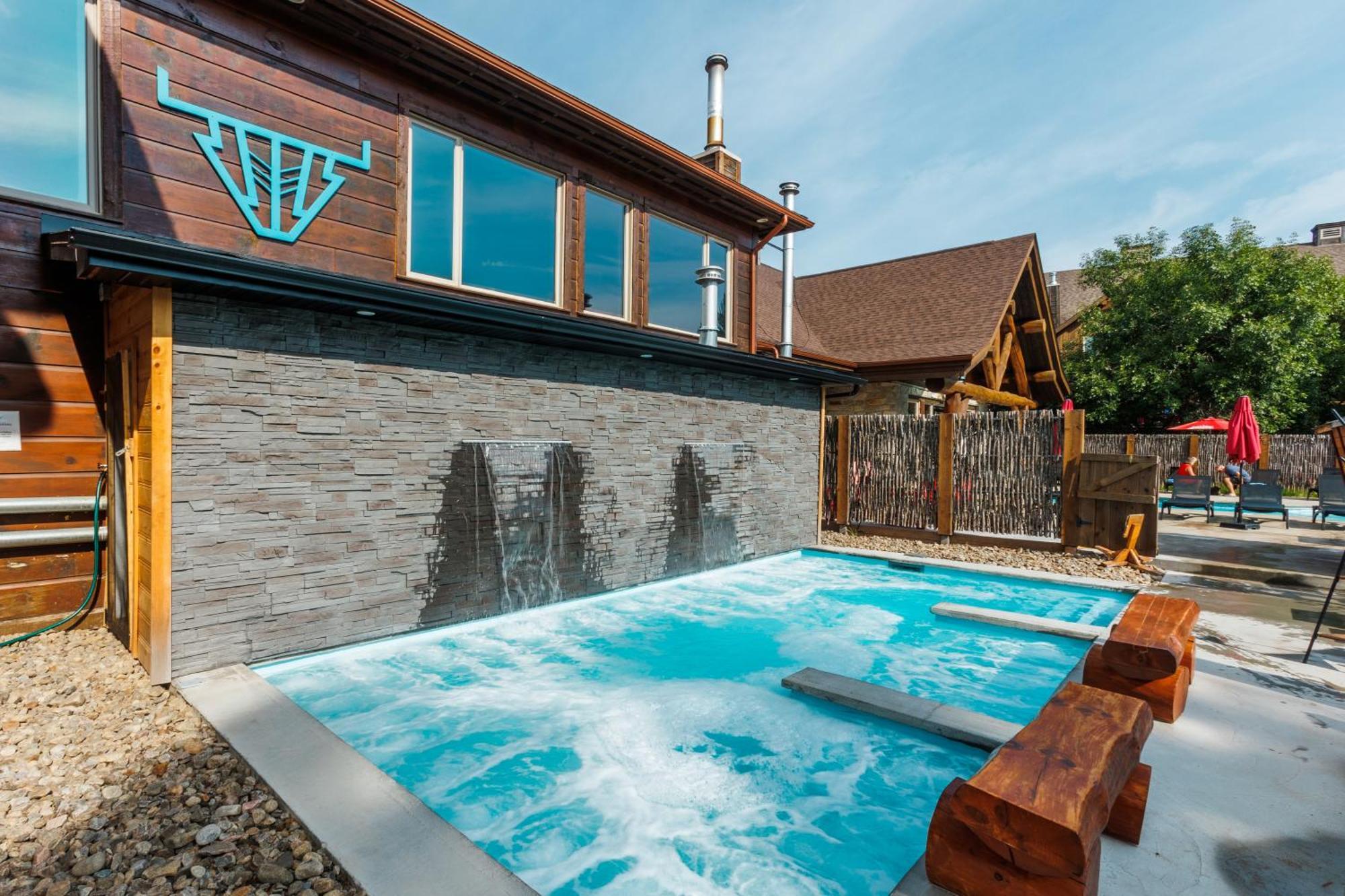 Auberge Du Lac Taureau แซ็งต์-มิเชล-เดส์-แซ็งส์ ภายนอก รูปภาพ