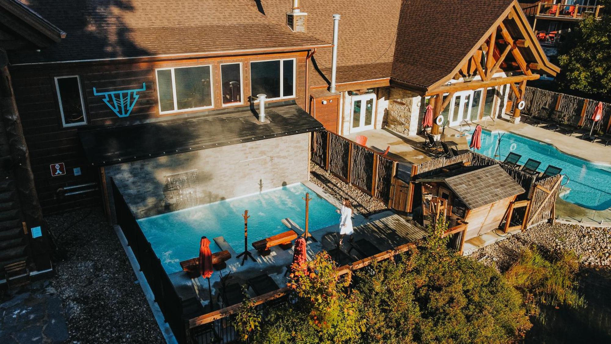 Auberge Du Lac Taureau แซ็งต์-มิเชล-เดส์-แซ็งส์ ภายนอก รูปภาพ