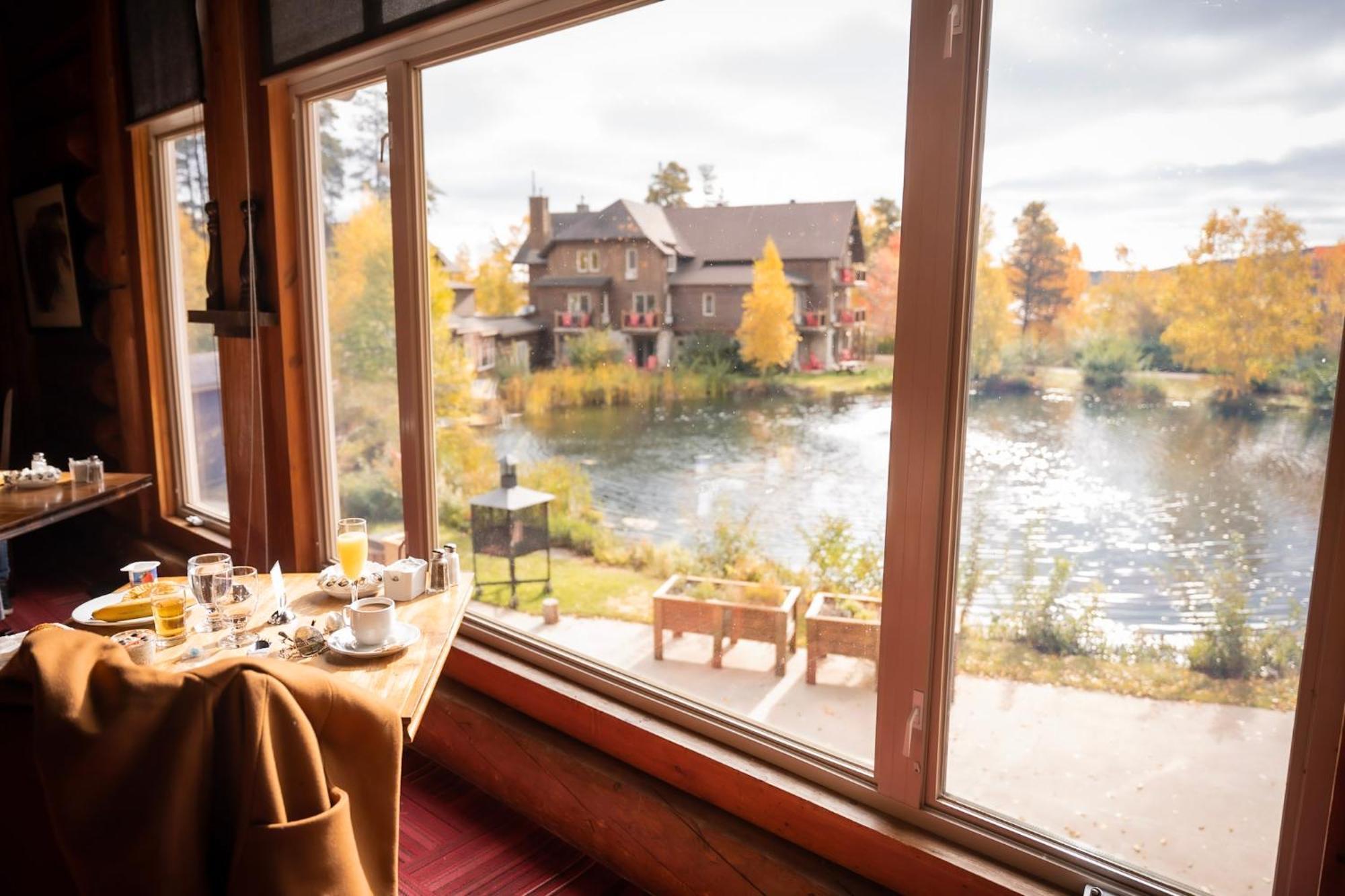 Auberge Du Lac Taureau แซ็งต์-มิเชล-เดส์-แซ็งส์ ภายนอก รูปภาพ