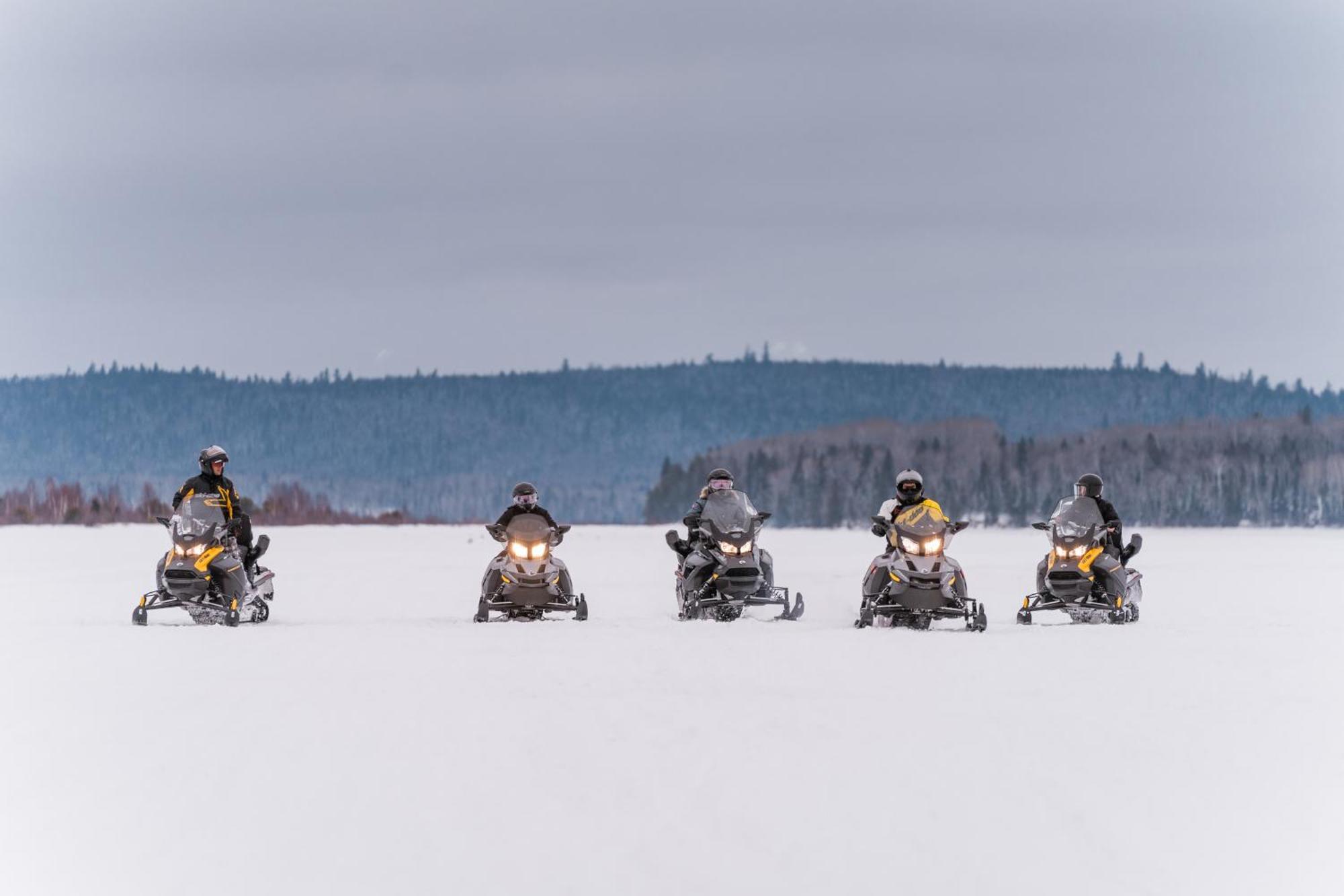 Auberge Du Lac Taureau แซ็งต์-มิเชล-เดส์-แซ็งส์ ภายนอก รูปภาพ