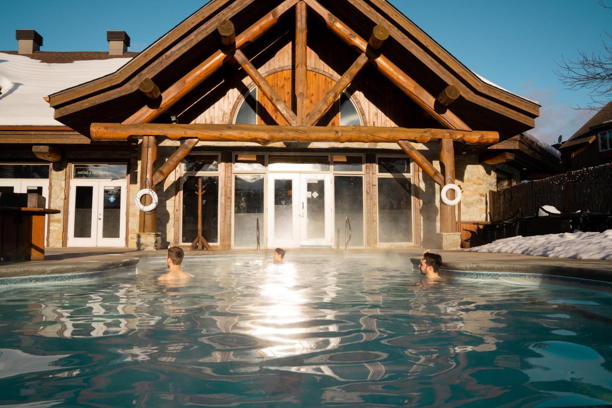 Auberge Du Lac Taureau แซ็งต์-มิเชล-เดส์-แซ็งส์ ภายนอก รูปภาพ