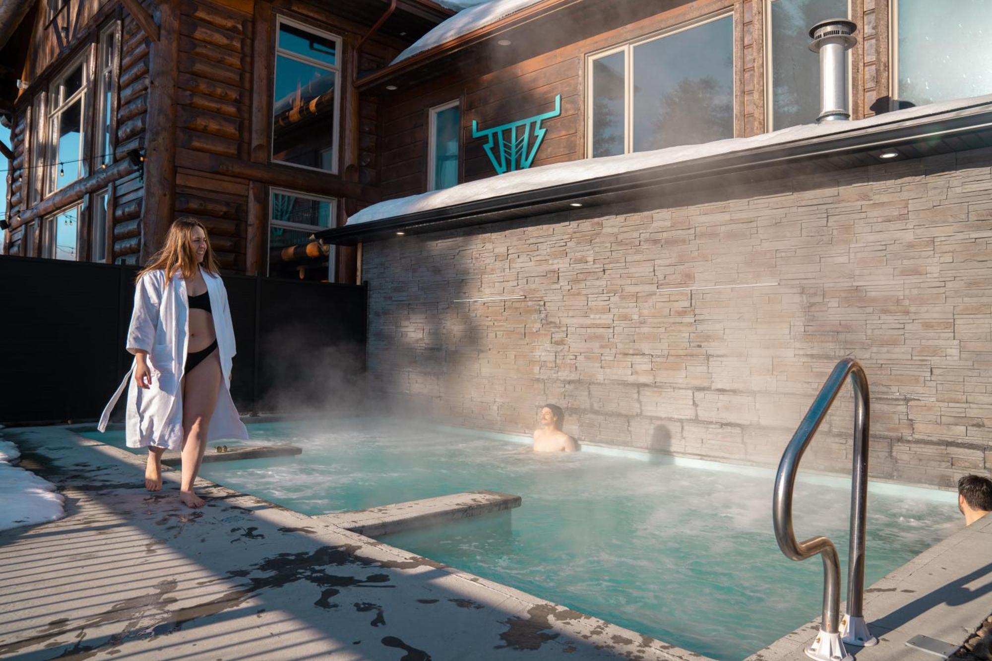 Auberge Du Lac Taureau แซ็งต์-มิเชล-เดส์-แซ็งส์ ภายนอก รูปภาพ