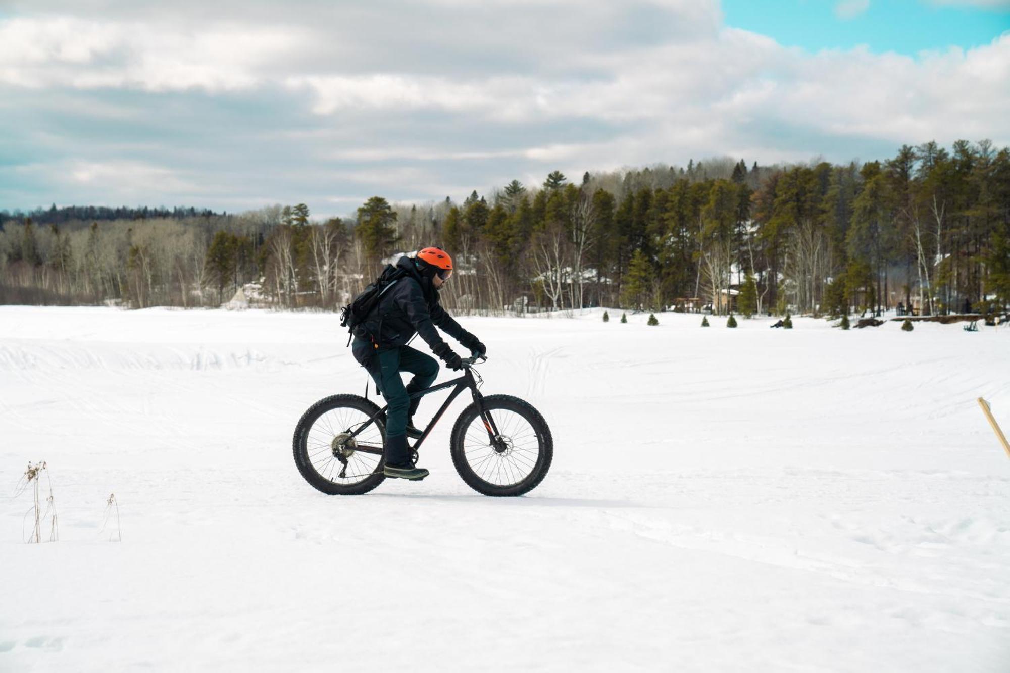 Auberge Du Lac Taureau แซ็งต์-มิเชล-เดส์-แซ็งส์ ภายนอก รูปภาพ