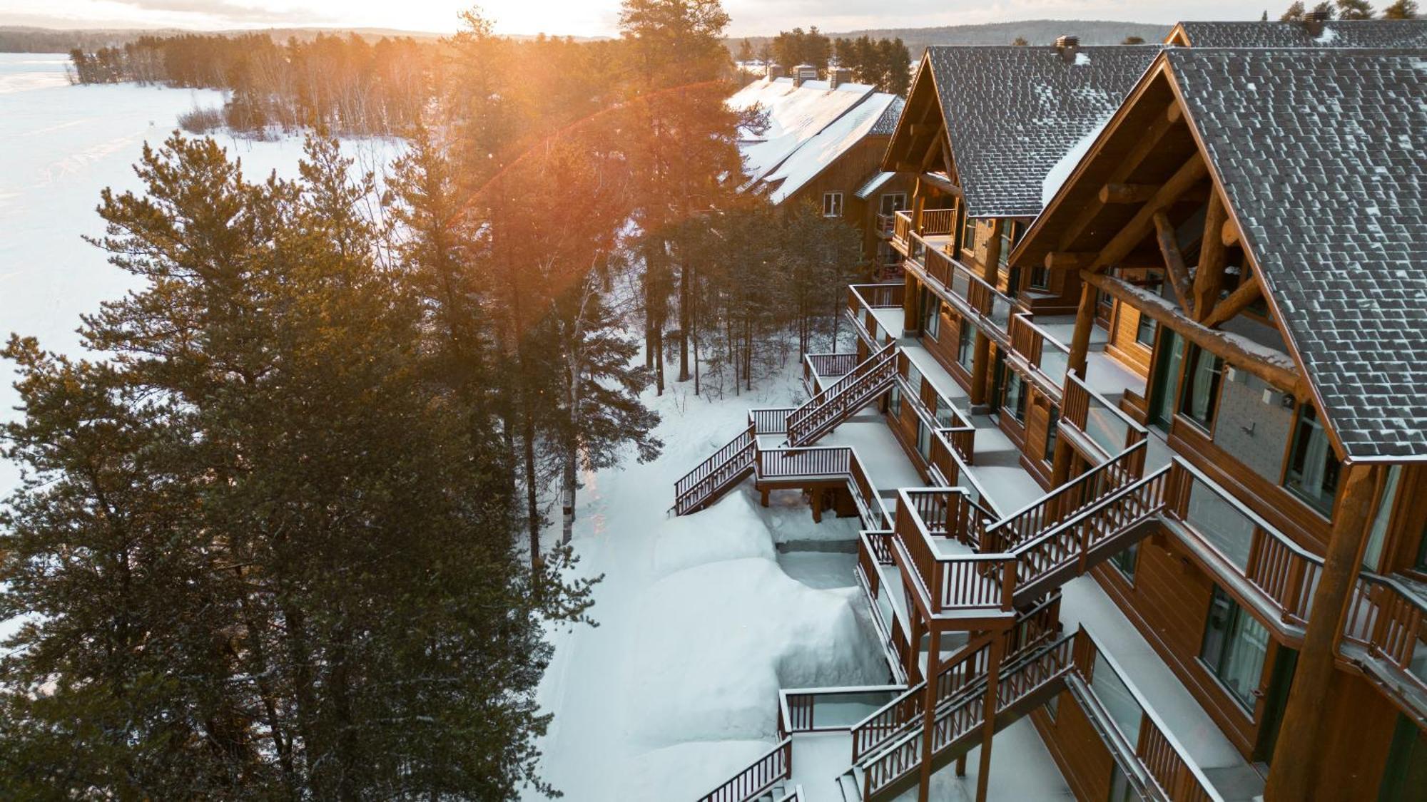 Auberge Du Lac Taureau แซ็งต์-มิเชล-เดส์-แซ็งส์ ภายนอก รูปภาพ