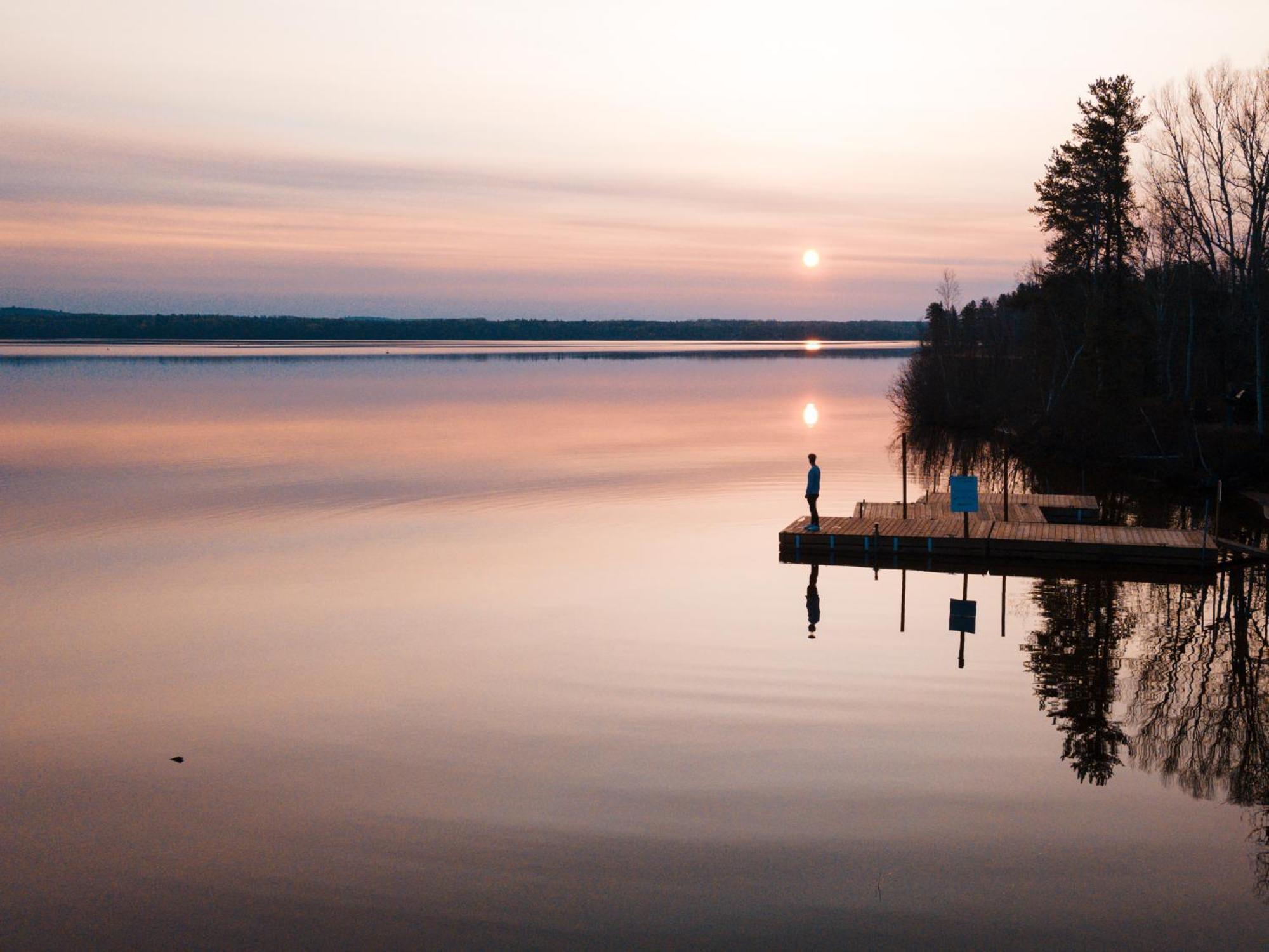 Auberge Du Lac Taureau แซ็งต์-มิเชล-เดส์-แซ็งส์ ภายนอก รูปภาพ