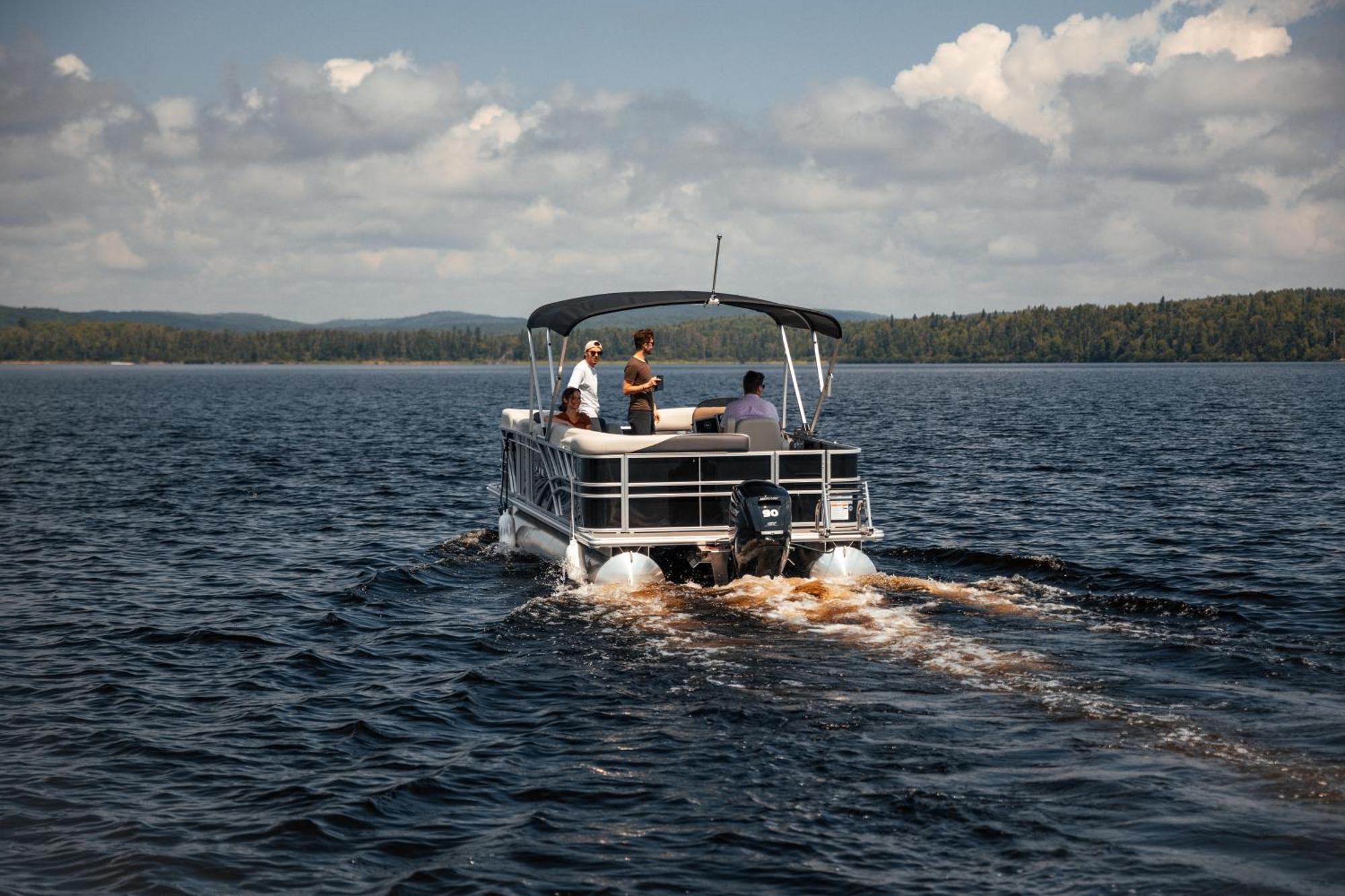 Auberge Du Lac Taureau แซ็งต์-มิเชล-เดส์-แซ็งส์ ภายนอก รูปภาพ