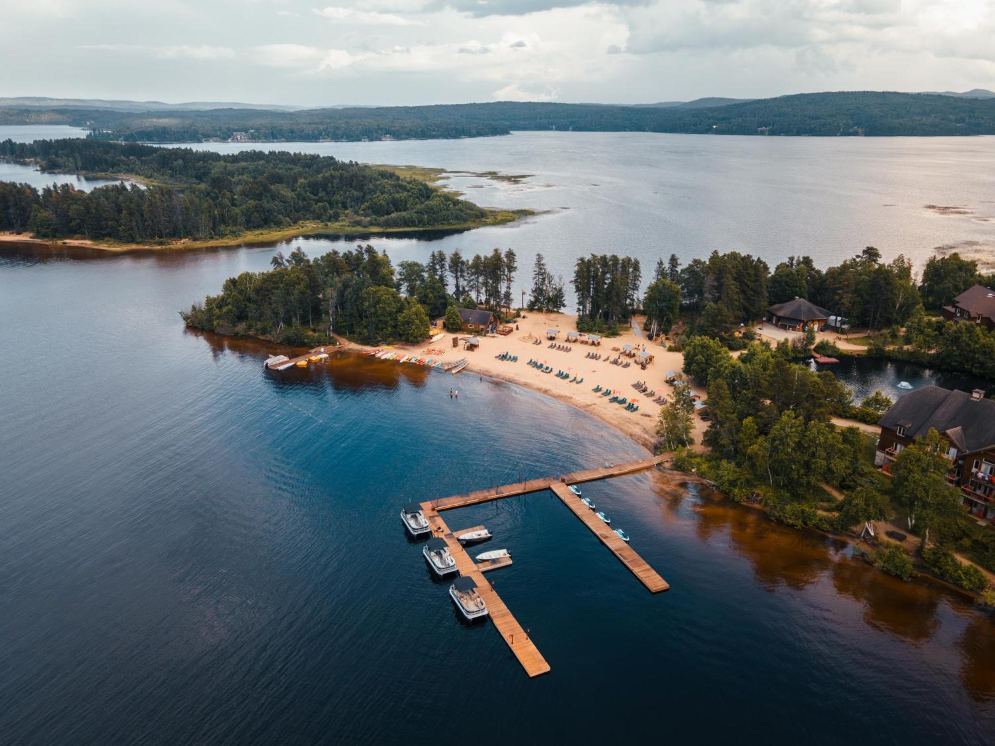 Auberge Du Lac Taureau แซ็งต์-มิเชล-เดส์-แซ็งส์ ภายนอก รูปภาพ