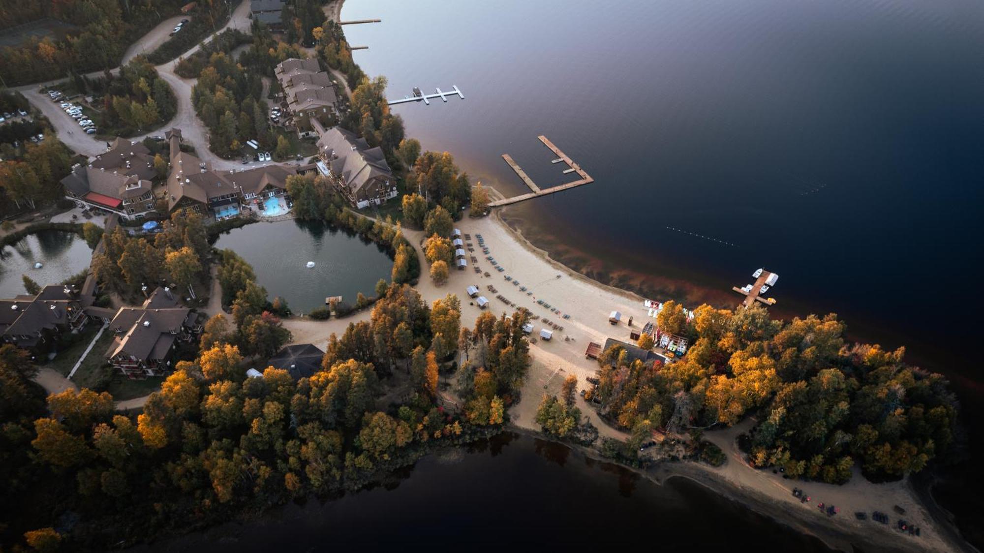 Auberge Du Lac Taureau แซ็งต์-มิเชล-เดส์-แซ็งส์ ภายนอก รูปภาพ