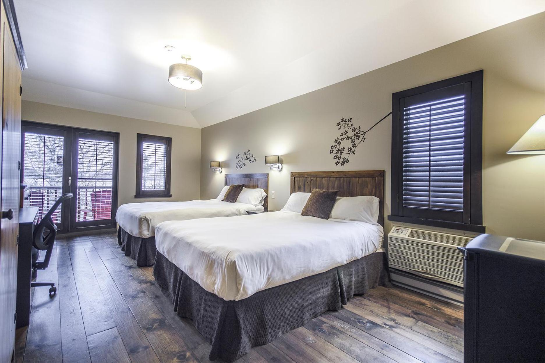 Auberge Du Lac Taureau แซ็งต์-มิเชล-เดส์-แซ็งส์ ภายนอก รูปภาพ